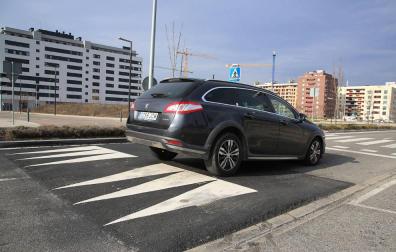 En la imagen, uno de los que  se ha colocado en la avenida Valle de Egüés, junto a las instalaciones deportivas del soto de Lezkairu.