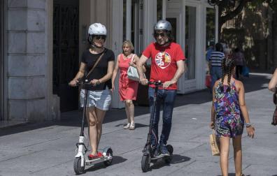 Barañáin regula el uso de patinetes y obliga a respetar al peatón