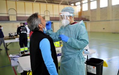 El cribado de PCR moviliza a Carcastillo para calibrar el nivel de contagio