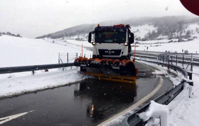 100 quitanieves vigilan el estado de las carreteras navarras