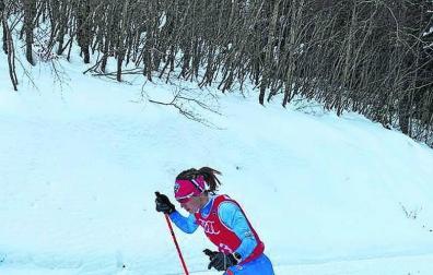 Irati Cuadrado Noáin, en pleno esfuerzo ayer en los 5 km de Linza.