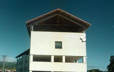 Exterior de la residencia de Erro.