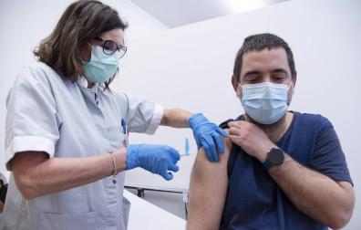 Ya se está vacunando en los diferentes hospitales de Navarra