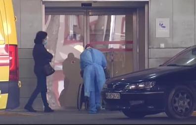 Piden la dimisión del consejero de Salud de Murcia por vacunarse contra la Covid sin corresponderle