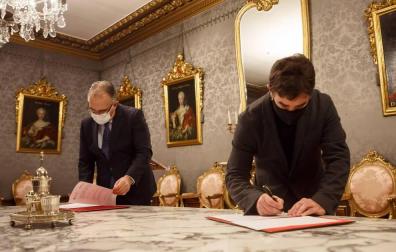 Maya y Santos firman un "compromiso político" para ampliar el Palacio de Justicia