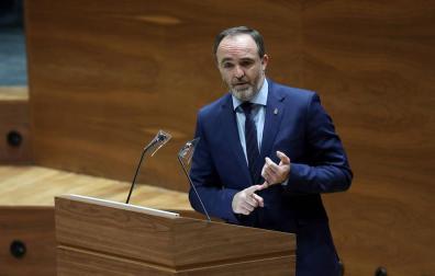 Esparza, a Chivite: "Sus socios no se desgastan, se desgasta usted"