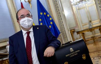 El nuevo ministro de Política Territorial, Miquel Iceta, durante el acto de traspaso de la cartera del Ministerio de Política Territorial y Función Pública