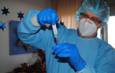 Detectados en Andalucía cinco casos de la cepa británica del coronavirus