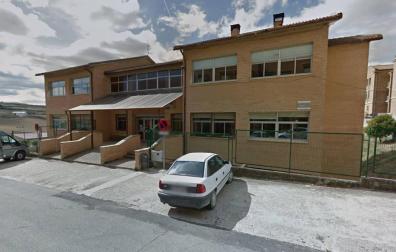 Exterior del colegio de Mendigorría.