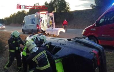 Herido tras quedar atrapado en su coche al sufrir un accidente entre Larraga y Lerín