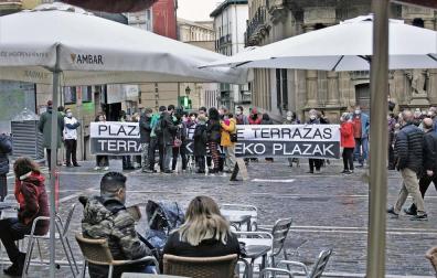Cacerolada contra la instalación de terrazas en las plazas Compañía y San José
