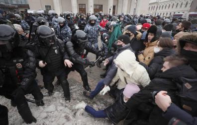 Casi 5.000 detenidos en las manifestaciones para exigir la liberación de Navalni