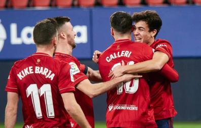Imágenes del partido entre Osasuna y Eibar disputado en El Sadar.