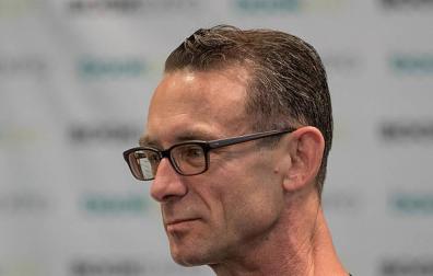 Chuck Palahniuk balcaniza Estados Unidos en un sátira profética y salvaje