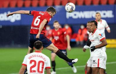 Imágenes de la Jornada 24 del choque disputado en el El Sadar que terminó con triunfo del equipo hispalense