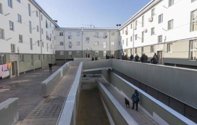 Estado actual de los bloques conocidos como Scalextric del barrio de Lourdes de Tudela, tras las obras de mejora en la eficiencia energética de sus viviendas.