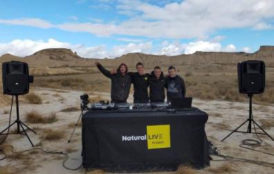 Cuatro DJ de Carcastillo crean un proyecto que mezcla Navarra y la música electrónica