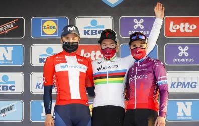 La joven danesa Norsgaard (Movistar Team), segunda en el Omloop Het Nieuwsblad