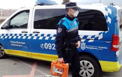 Policías municipales reaniman a un hombre que entró en parada cardíaca