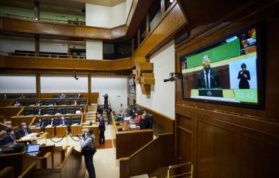 Socialistas y PNV apoyan en Navarra lo que rechazan en el País Vasco