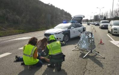 Herido leve un motorista en un accidente en la PA-30 en Sarriguren