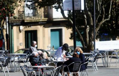 España sale de la situación de "riesgo alto", con una incidencia de 149 casos