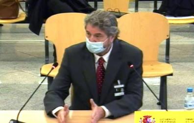 Un exgerente del PP, sobre Bárcenas: "Me lanzó un mechero por cuestionarle ante Rajoy"