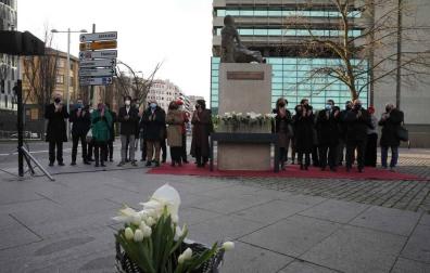 Instituciones navarras rinden homenaje a las víctimas del terrorismo