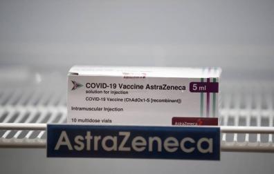Cinco comunidades suspenden la vacunación con el lote sospechoso de AstraZeneca