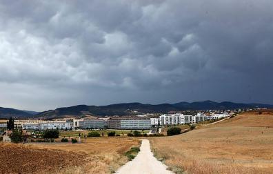 Cielos nubosos y ligero descenso de las temperaturas hoy en Navarra