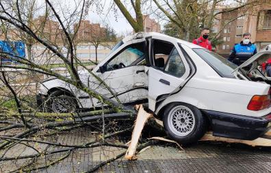 Tres heridos leves en un accidente en la Avenida de Navarra