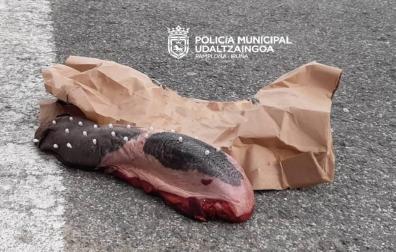 Retirado un trozo de carne con alfileres clavados en el barrio de Erripagaña