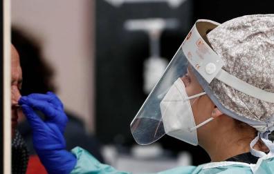 Imágenes de este lunes 19 de octubre de las pruebas PCR realizadas en Refena