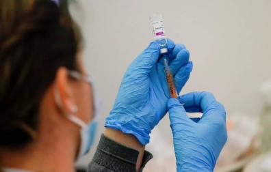 Alemania solo administrará la vacuna AstraZeneca a mayores de 60 años