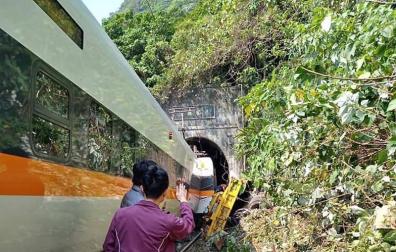 Al menos 36 personas podrían haber muerto en un accidente de tren en Taiwán