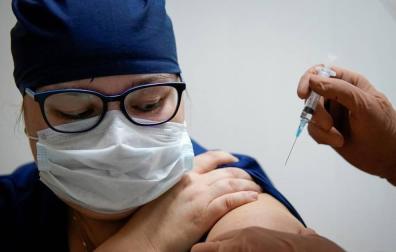 Científicos navarros piden cautela sobre la vacuna de Pfizer