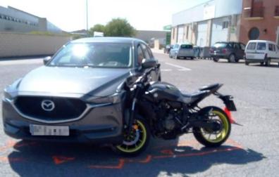 Herido grave tras embestir con su motocicleta a un turismo en Azagra