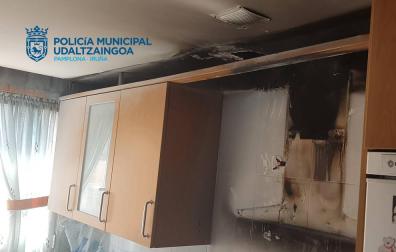 Evacuados los dueños de un piso en San Jorge por el incendio de una campana