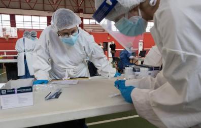 El número de nuevos contagios en Navarra se mantiene, por segundo día, en torno a los 140