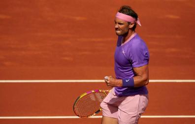 Nadal sobrevive al vendaval Tsitsipas y conquista su 12º Godó