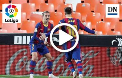 Messi y Griezmann celebran un gol