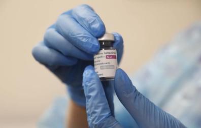Identifican 30 casos de coágulos entre vacunados con AstraZeneca en el Reino Unido