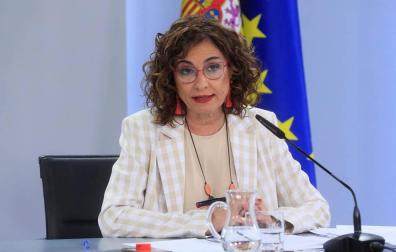 Montero niega que haya un compromiso para eliminar la reducción por la tributación conjunta