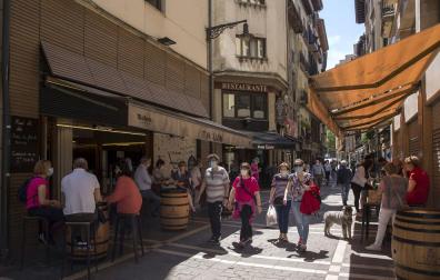 Navarra reabre sus mugas a la espera de que los jueces decidan sobre el toque de queda