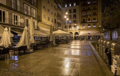 La Plaza del Castillo, durante el toque de queda.
