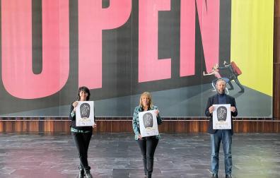 Susana Rodríguez, directora de Pamplona Negra, Alberto Cañada, director de la Filmoteca de Navarra, y Clara Flamarique, de la Red de Bibliotecas de Navarra, en la presentación de la VII edición de Pamplona Negra.