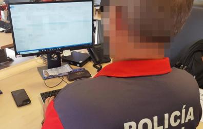 Un agente de la Policía Foral.
