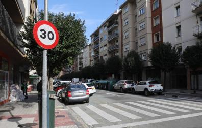 Señal de velocidad a 30 km/h.