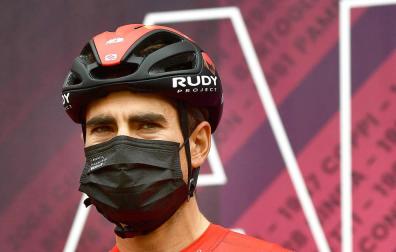 Mikel Landa, trasladado a un hospital tras una dura caída en el Giro de Italia