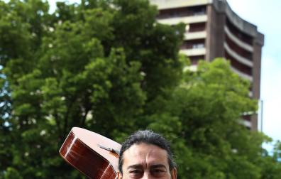 Un ingeniero barítono, amigo de la guitarra